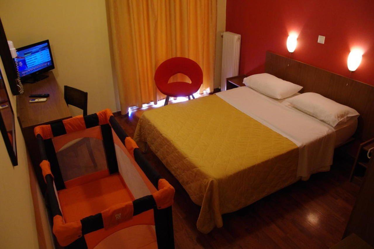 Hotel Exarchion Атина Екстериор снимка