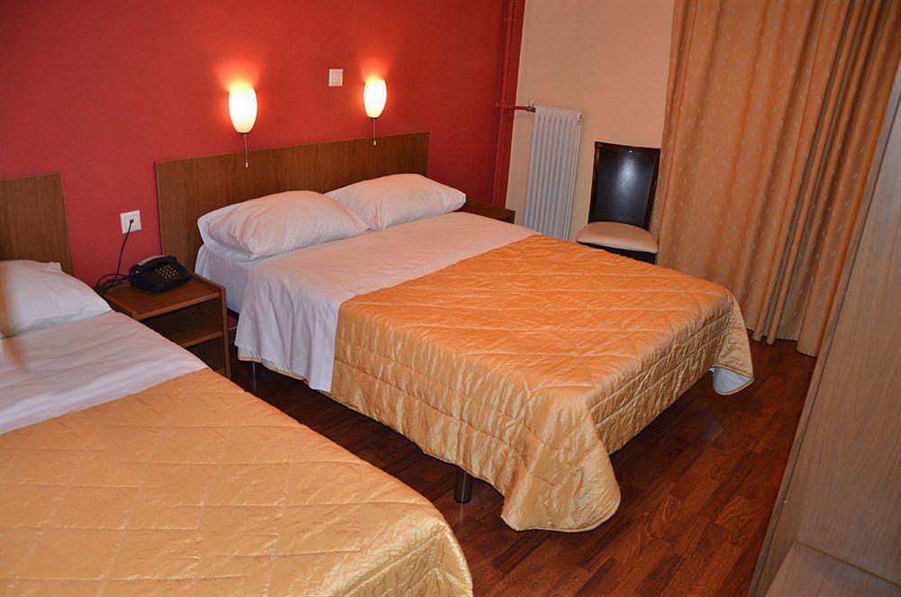 Hotel Exarchion Атина Екстериор снимка