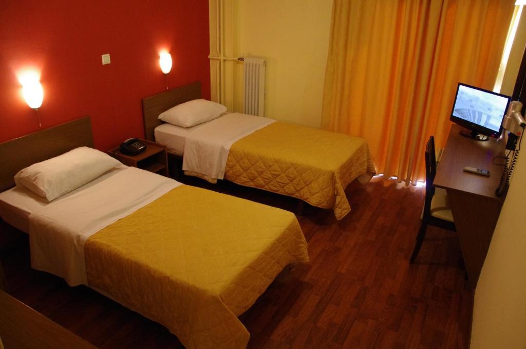 Hotel Exarchion Атина Стая снимка
