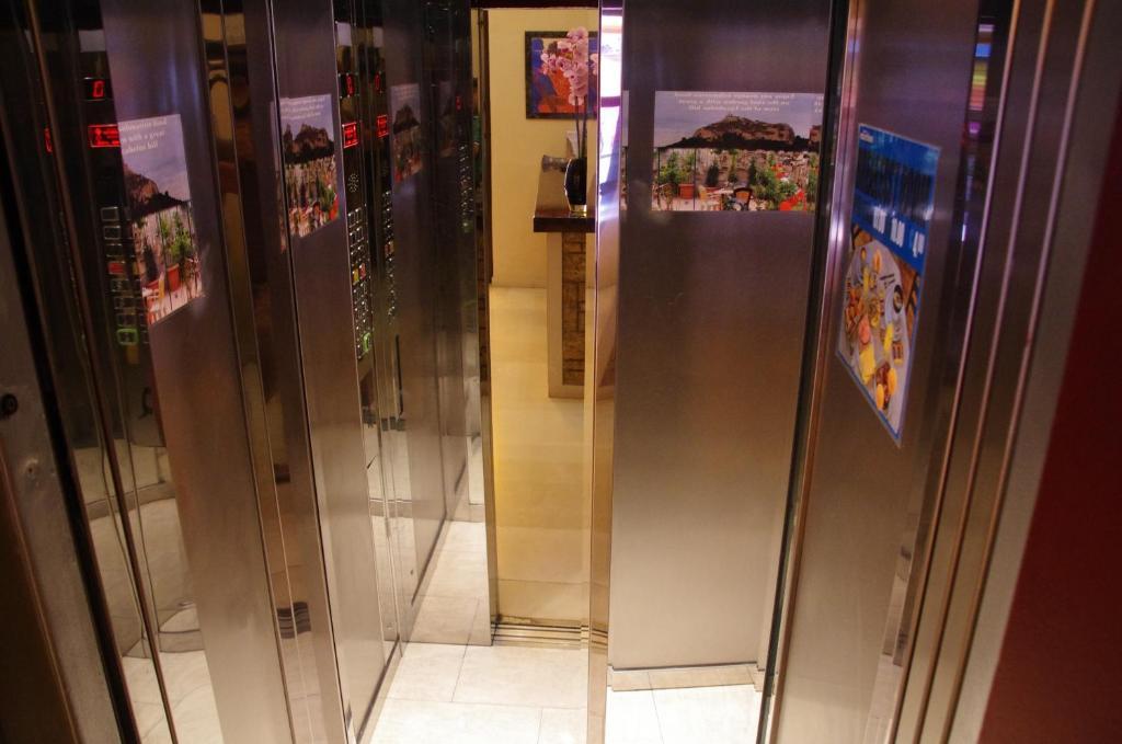 Hotel Exarchion Атина Екстериор снимка