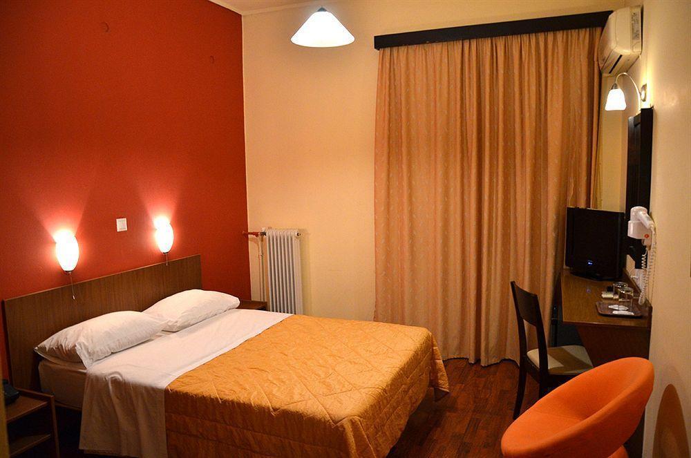 Hotel Exarchion Атина Екстериор снимка