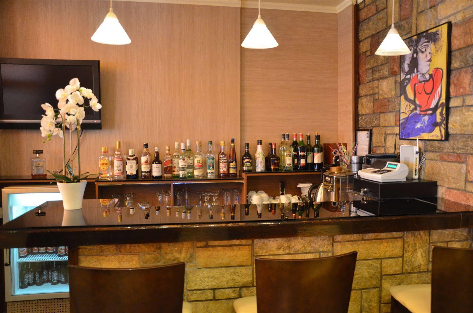 Hotel Exarchion Атина Екстериор снимка
